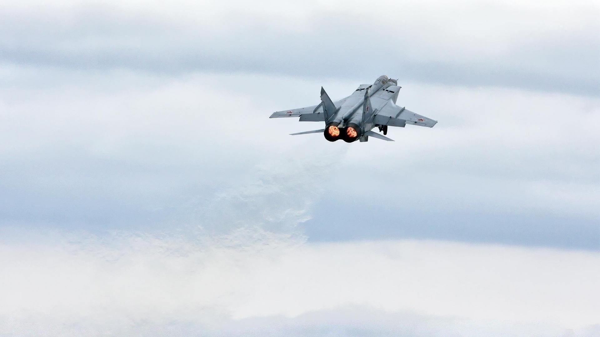 Kaiyun(中国)开云-世界杯盛况回顾：足坛巅峰对决精华重现，世界杯足球世界