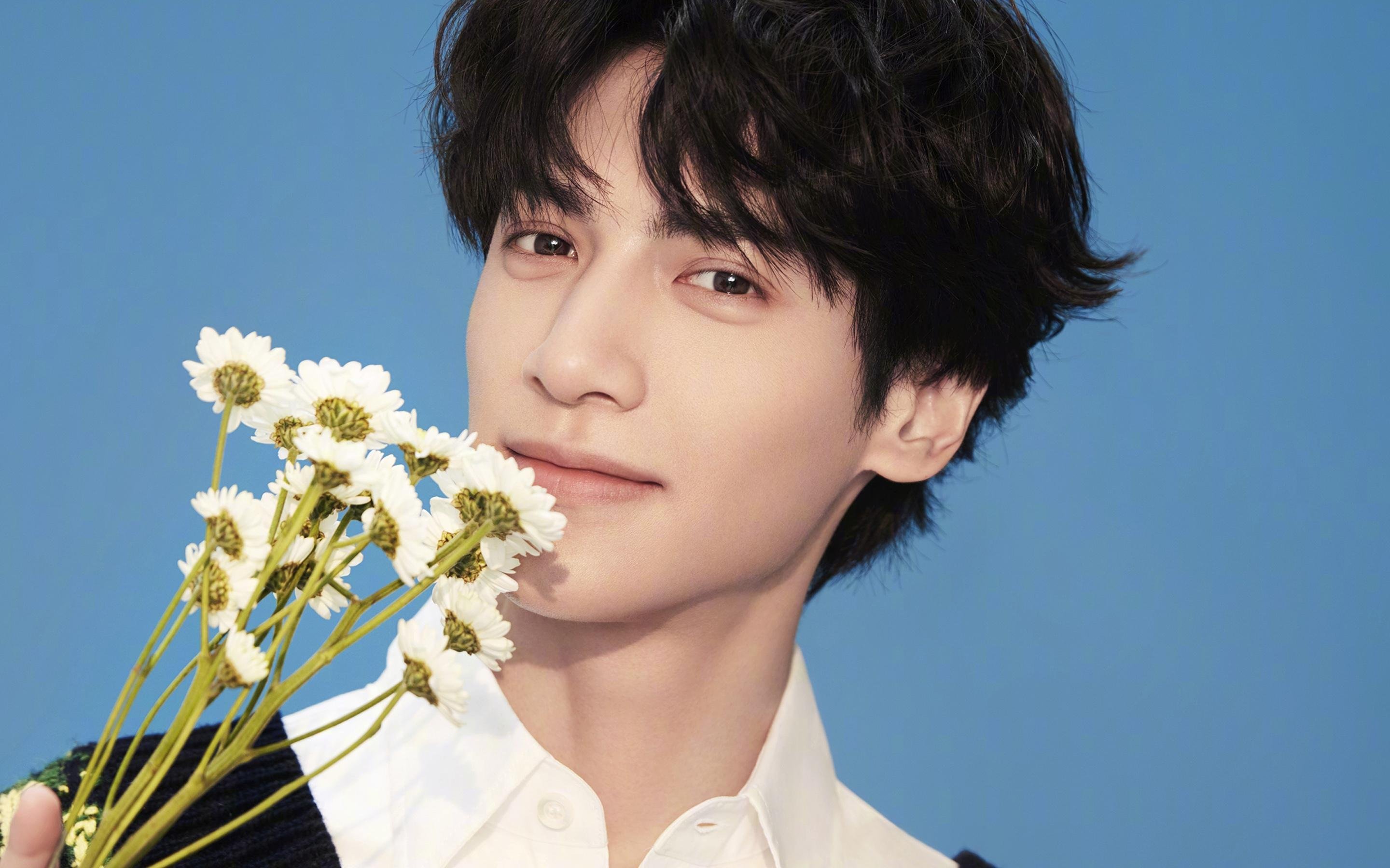 Kaiyun官方登录入口-湖人险胜尼克斯，季后赛首轮中詹姆斯砍下47分，湖人比赛詹姆斯得分