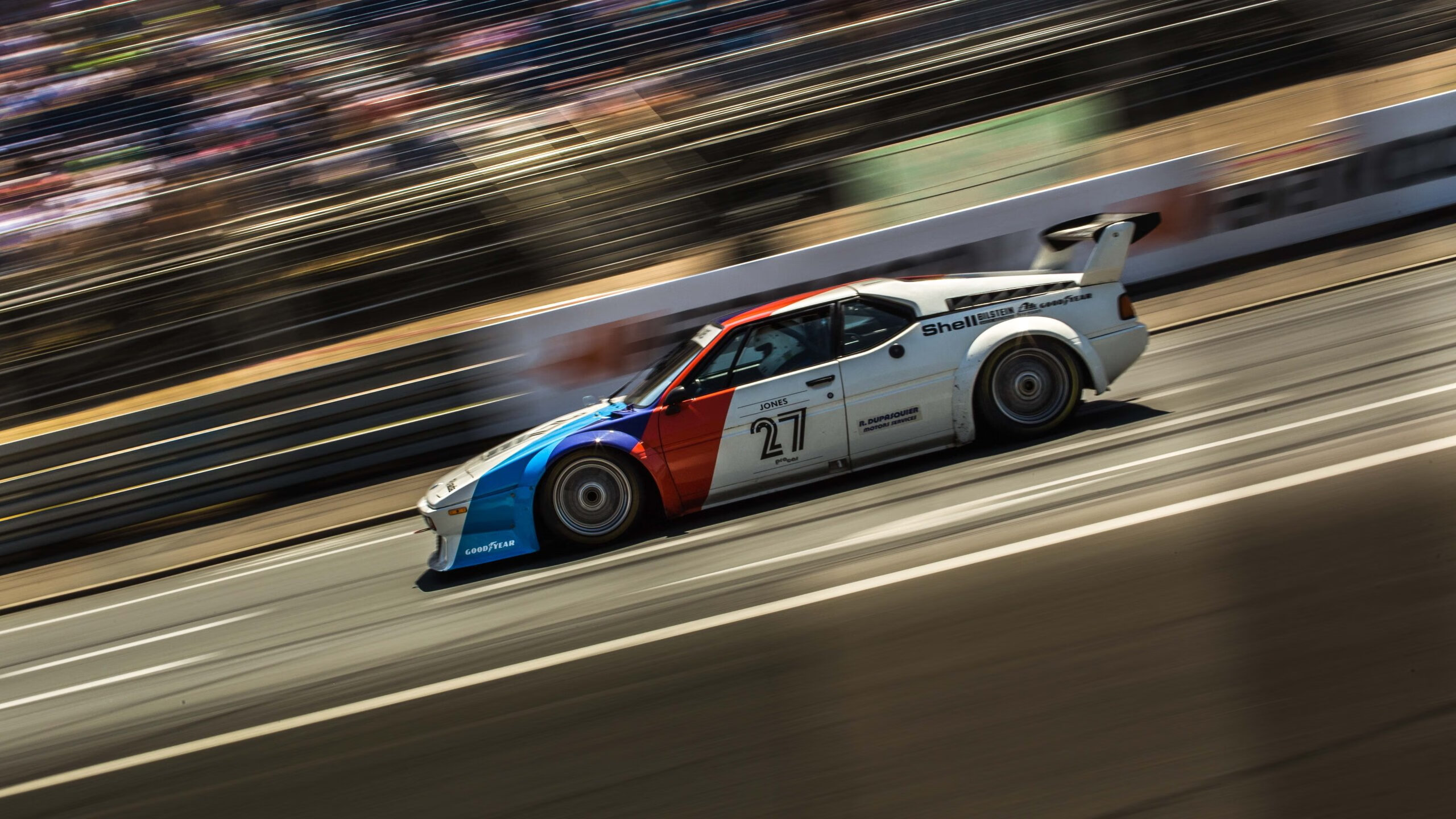 湖人队攻防两端表现均衡,湖人常用战术