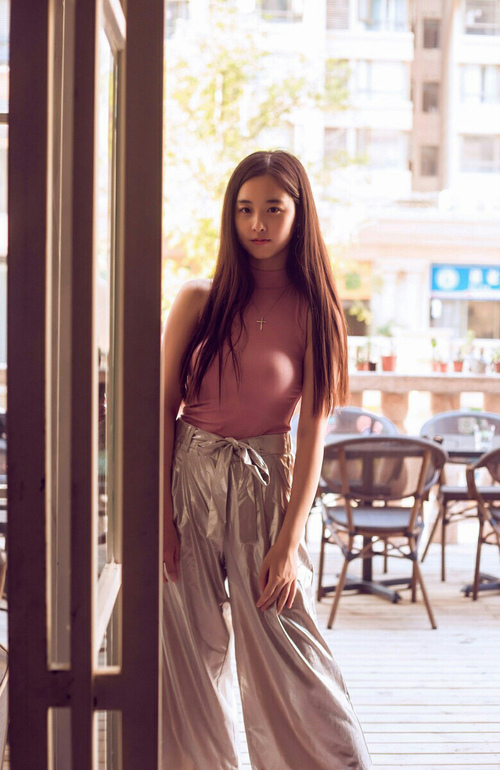 湖人压哨战胜雷霆，抢七大战中詹姆斯锁死对手，湖人如何应对詹姆斯伤停