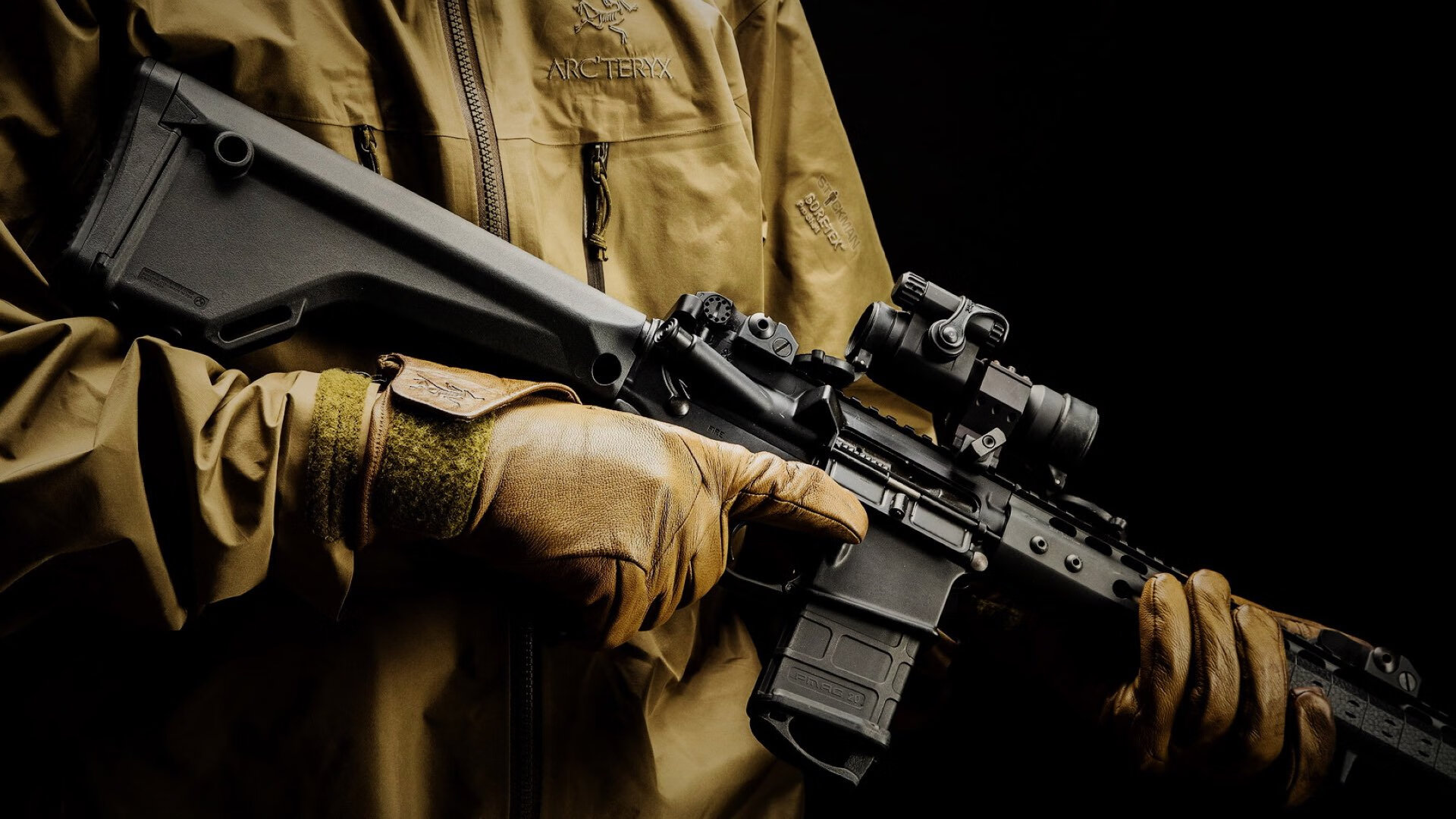 湖人击败掘金,西部决赛中詹姆斯双手暴扣点燃全场,湖人詹姆斯比赛视频