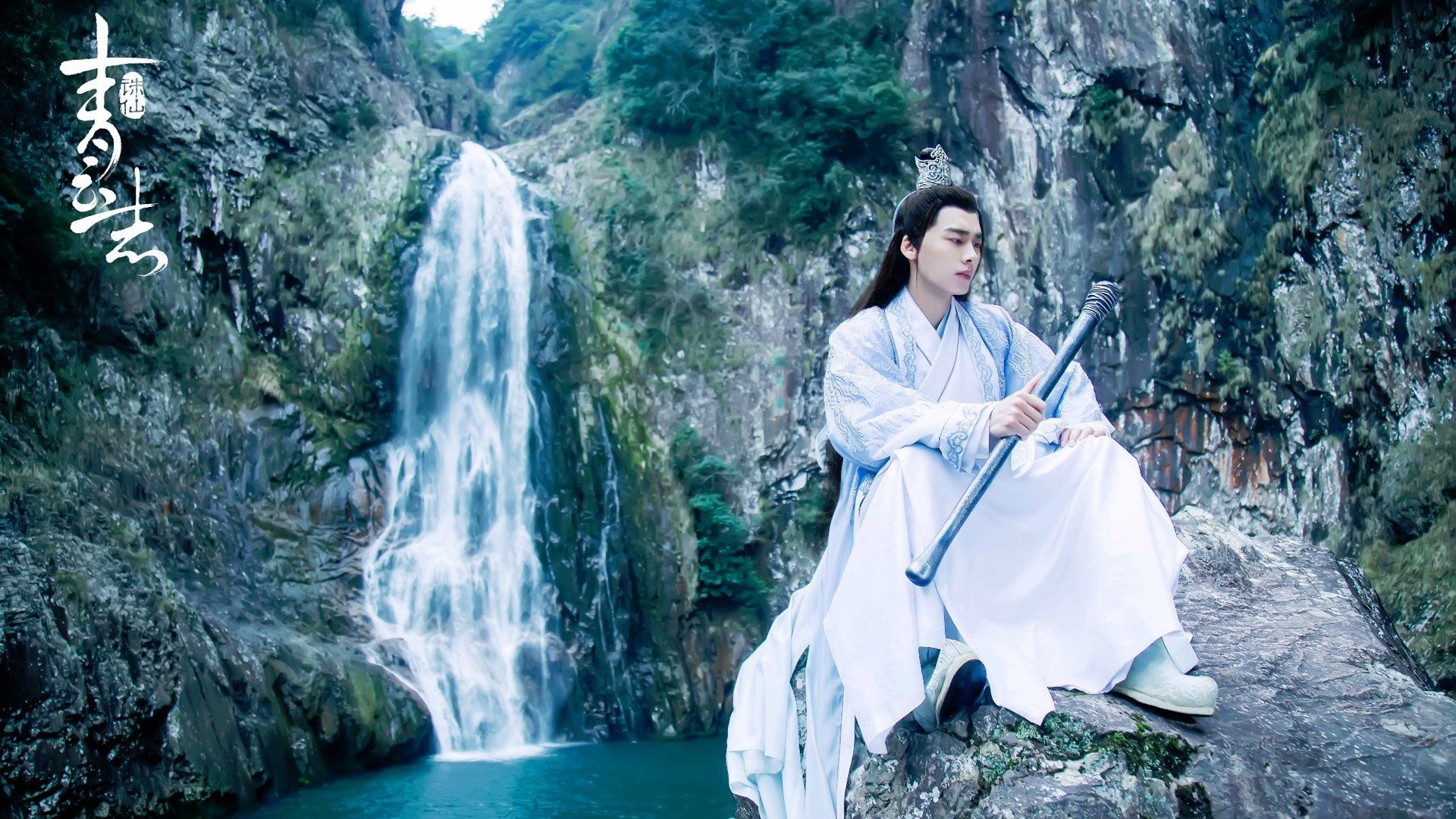 斯滕伯根决赛中段加速领跑赛道，斯腾伯格图片