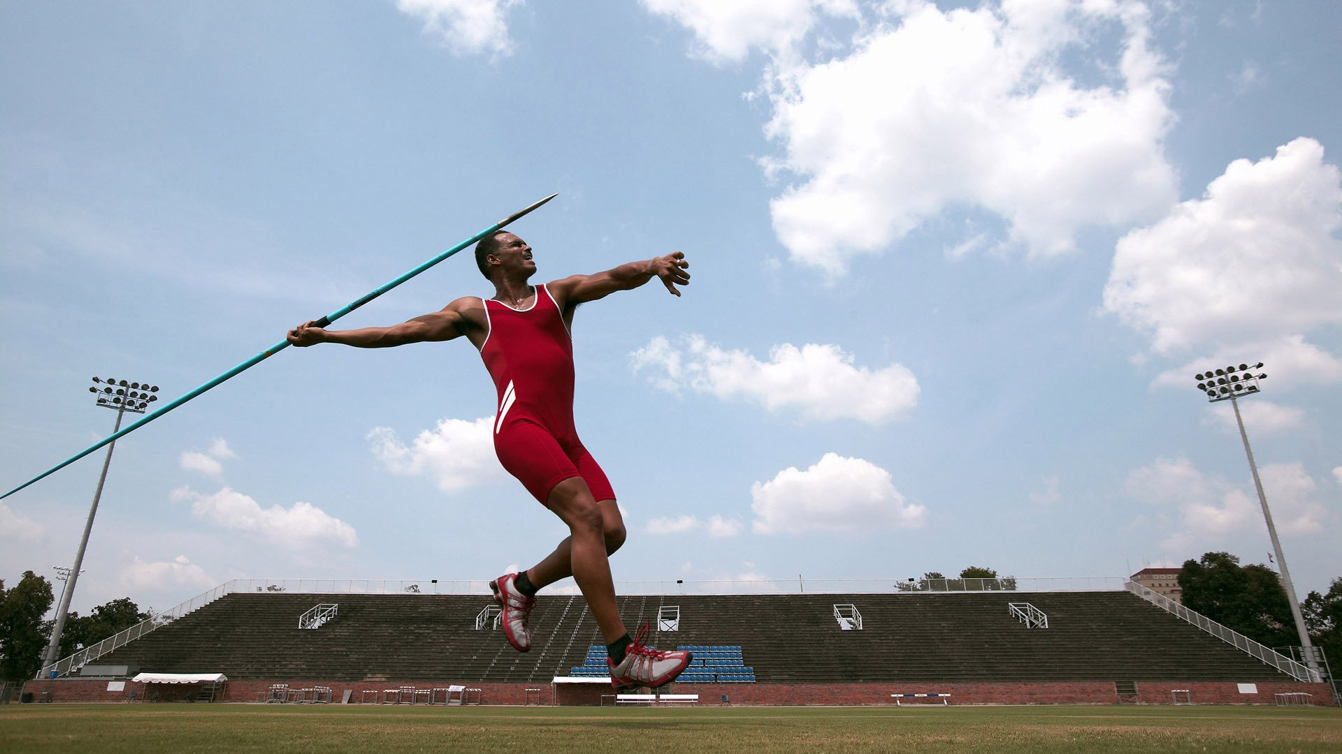 _中国运动员海外巡演：友谊与荣誉的交流_，中国运动员去外国比赛